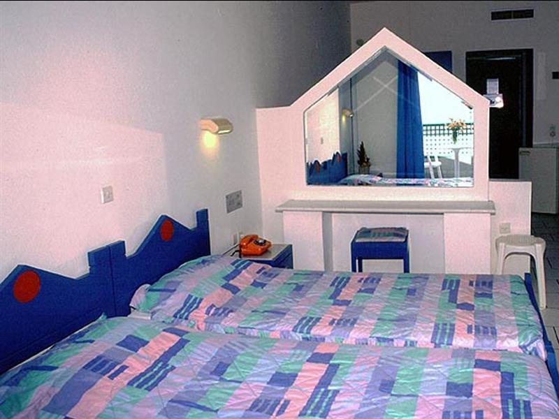 Flisvos Beach (Adults Only) Apartment Rethymno  ภายนอก รูปภาพ