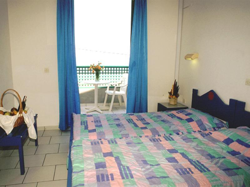 Flisvos Beach (Adults Only) Apartment Rethymno  ภายนอก รูปภาพ
